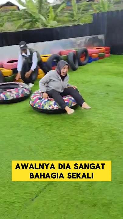 momen lucu ketika emak-emak main perosotan nyungsep bikin ngakak ‼️‼️ #ngakak #lucu #emakemak