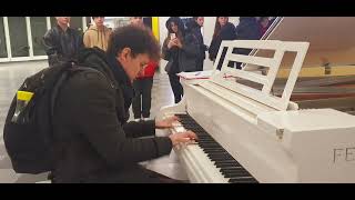 DDR Nationalhymne / GDR National Anthem (East Germany) on Public Piano! Resimi