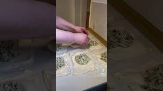 картинка: Вкусная и аппетитная молдавская выпечка-плацинды🇲🇩❤️ #вкусдетства #homebakery #moldova #yummy