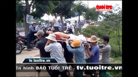 Rơi từ tầng 12 xuống đất, một công nhân thoát chết thần kỳ