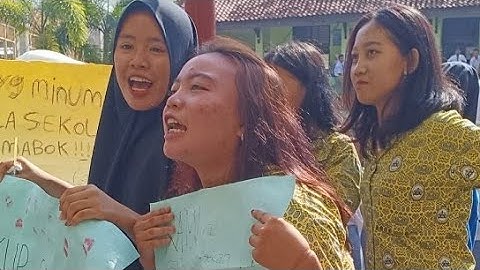 Ratusan Siswa SMKN 3 Bandar Lampung  Lakukan Aksi