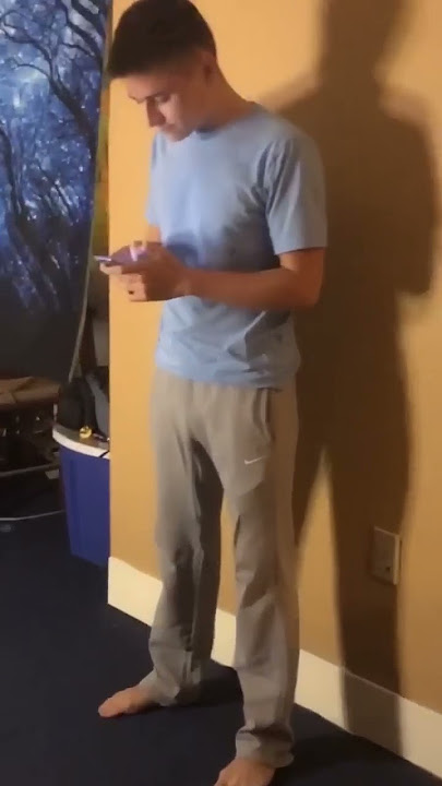 when he wears grey sweats but there’s no bulge 🤐🧐