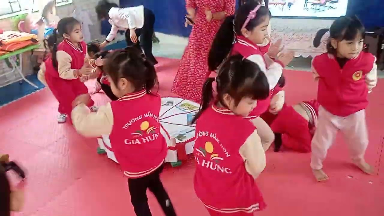 Hoạt động dạy kỹ năng Phòng chống đuối nước cho trẻ 4-5 tuổi trường MN Gia Hưng- GV Trần Thị Hương