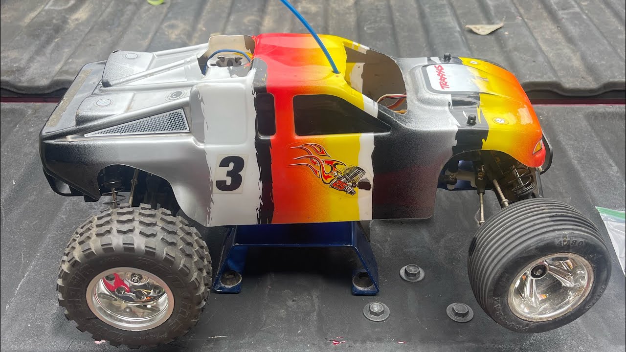 ripping the berm track w the rustler