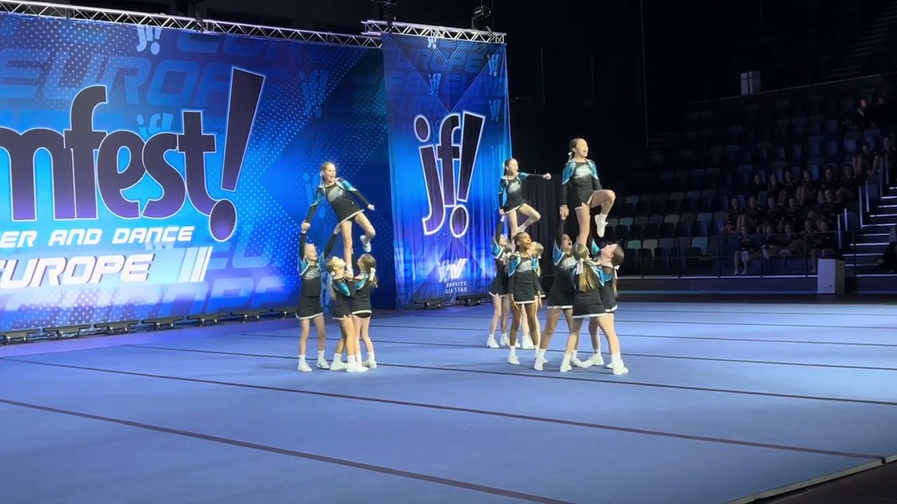 Jamfest 2024 - Miniminior White - Twisters Cheer Elite