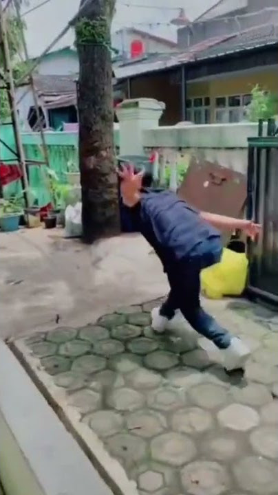 Cowok cool ketika pulang Kerja