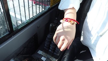 new design 3.5cbm self loading concrete mixer truck is working