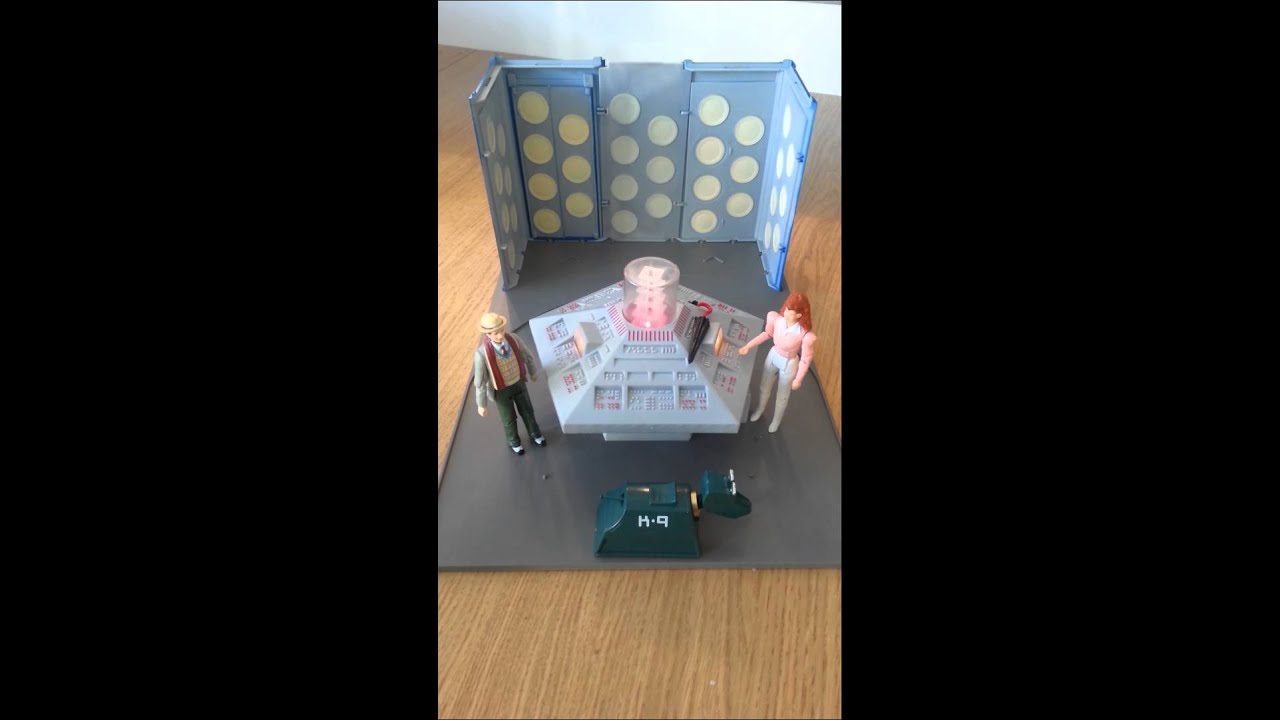 Doctor Who Classic TARDIS Console