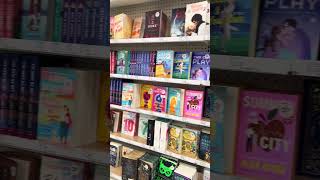 Quick peek of the book aisle at Walmart #walmart #books #bookstore #booktube #walmartfinds