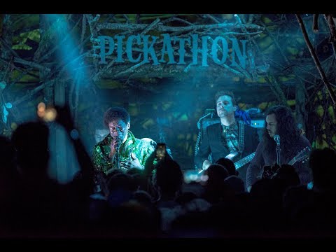Charles Bradley & His Extraordinaires - Lovin' You Baby - Woods Stage @Pickathon 2017 S05E03