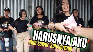 Auto sawer pengamen ABG...!!!harusnya aku dikoploin auto goyang cley bikin salting