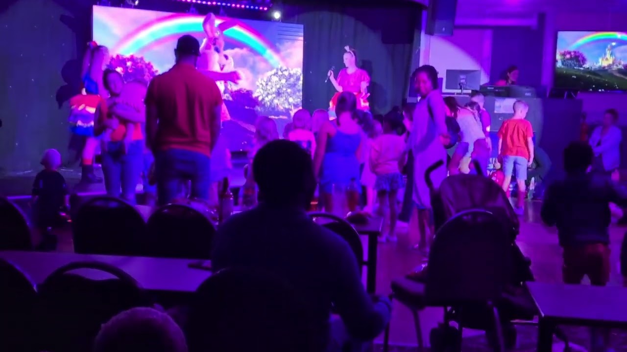 Starlind Crazy Show at Parkdean Resort August 2024