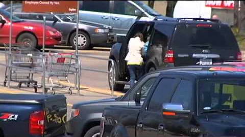 Community Reacts to Hy-Vee Stabbing
