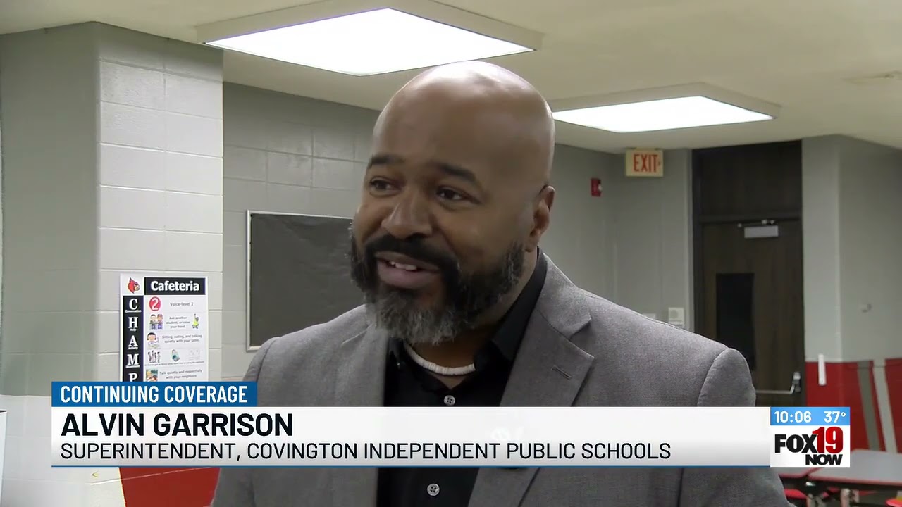 Школы Латонии обеспечили безопасность здания начальной школы после частичного обрушения крыши.