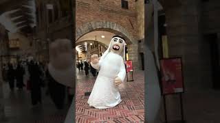 Dubai Outlet puppet costume