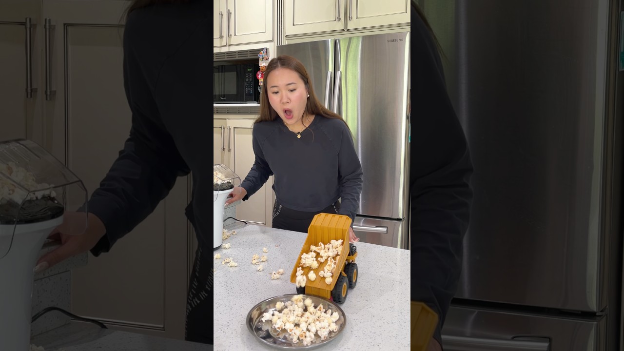 Teach GF how to make popcorn🤣 #couple #couples #couplecomedy #foodie #foodies #foodlover #funny