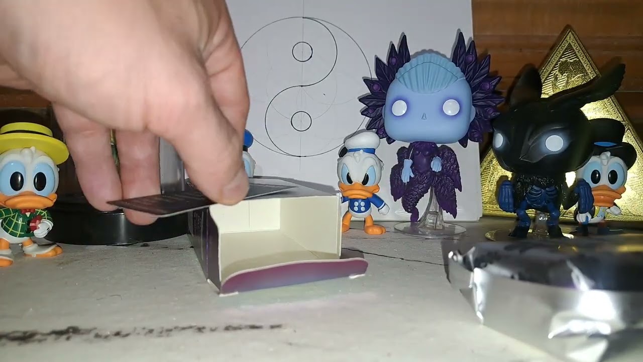 Unboxing Space Mary Berry Twist disposable vape 