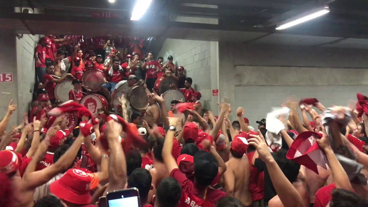 Hino do Inter - Guarda Popular no túnel