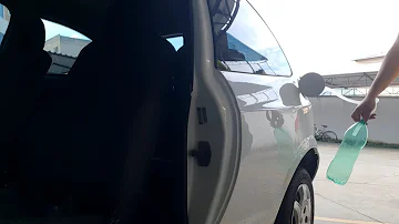 Como tirar gasolina do tanque KWID?