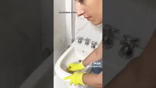 Limpiar el baño rápidamente