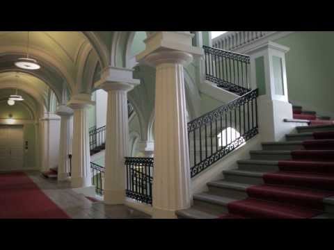 Video: Senatens och synodens byggnad i St. Petersburg: översikt, beskrivning, historia och arkitekt