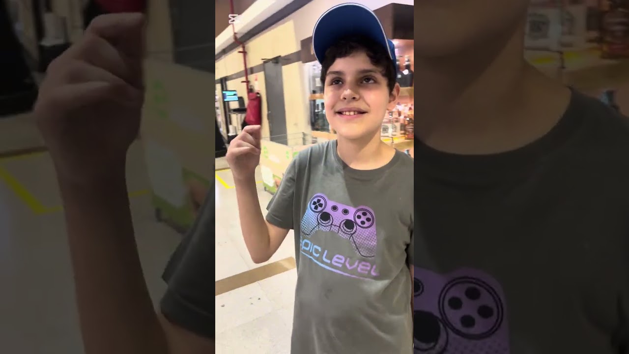 Benjamín está en el jumbo de iquique 🛒y e. El monki look ☕️