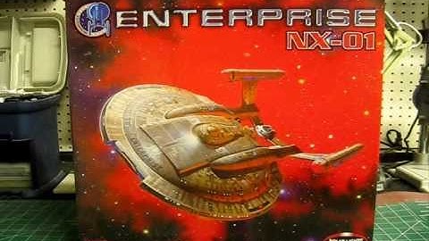 Project 350 PT II - Polar Lights 1/350 Scale Enterprise NX-01 Buildup Series