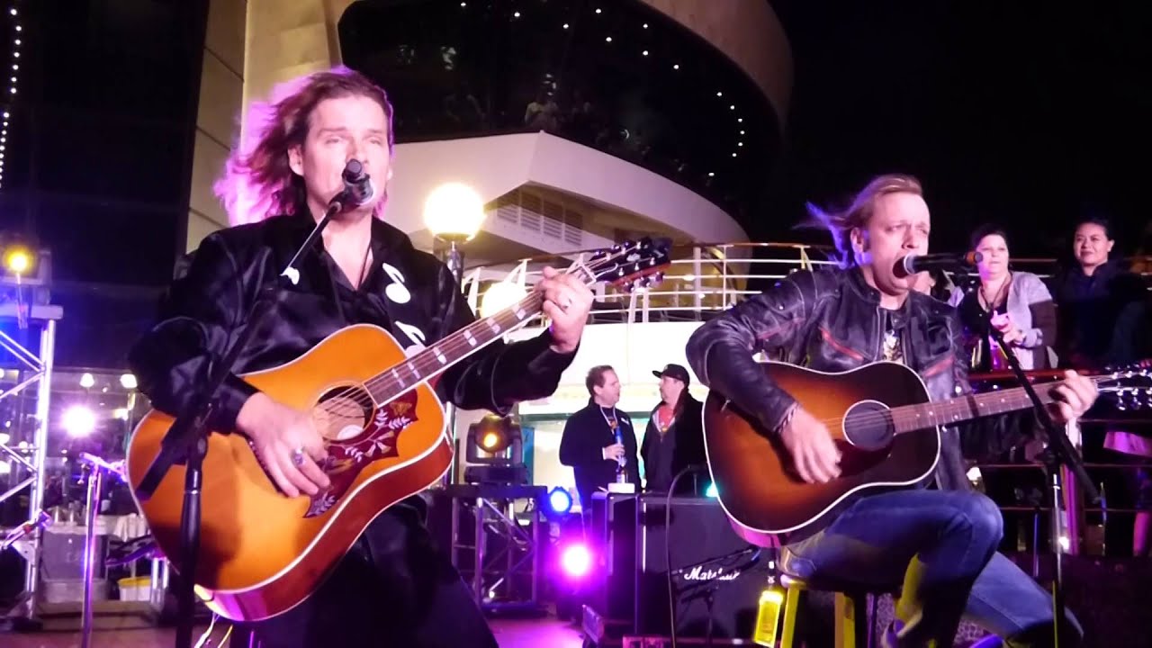 Frank Hannon W Tony Higbee Take It Easy Def Leppard Cruise 2016 