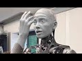 Robot AMECA asusta a sus creadores al quitar la mano de su rostro