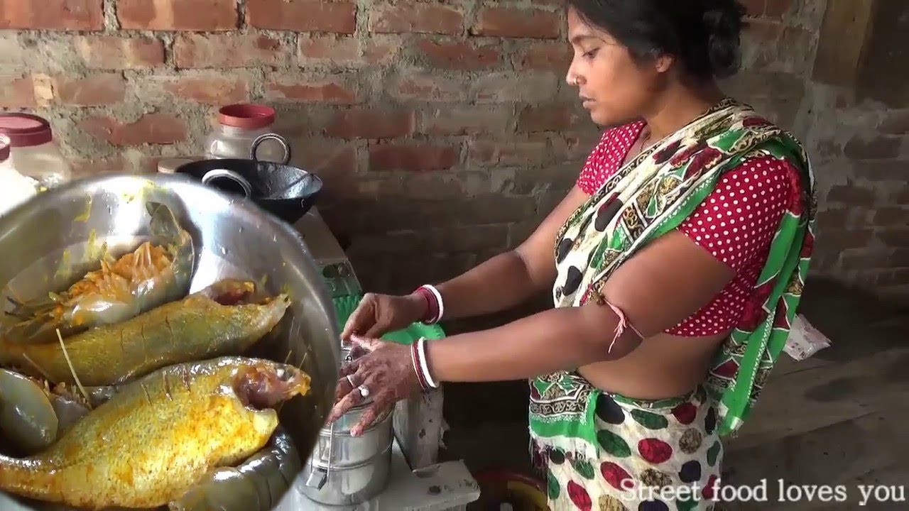 Indian Village Aunty Cooking Prawn Sea Fish Fry | Amazing Taste Street food Preparation 2017 | Indian Food Loves You