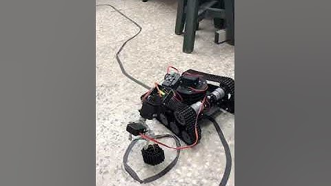 機械手臂履帶車操作影片