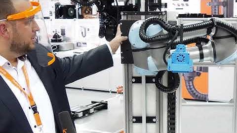 igus® solution - 7th axis for robots