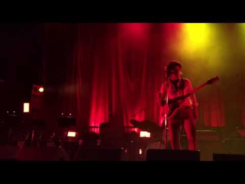 Alex Turner going mad during "Separate and Ever Deadly" + Impro outro for "In My Room" - TLSP