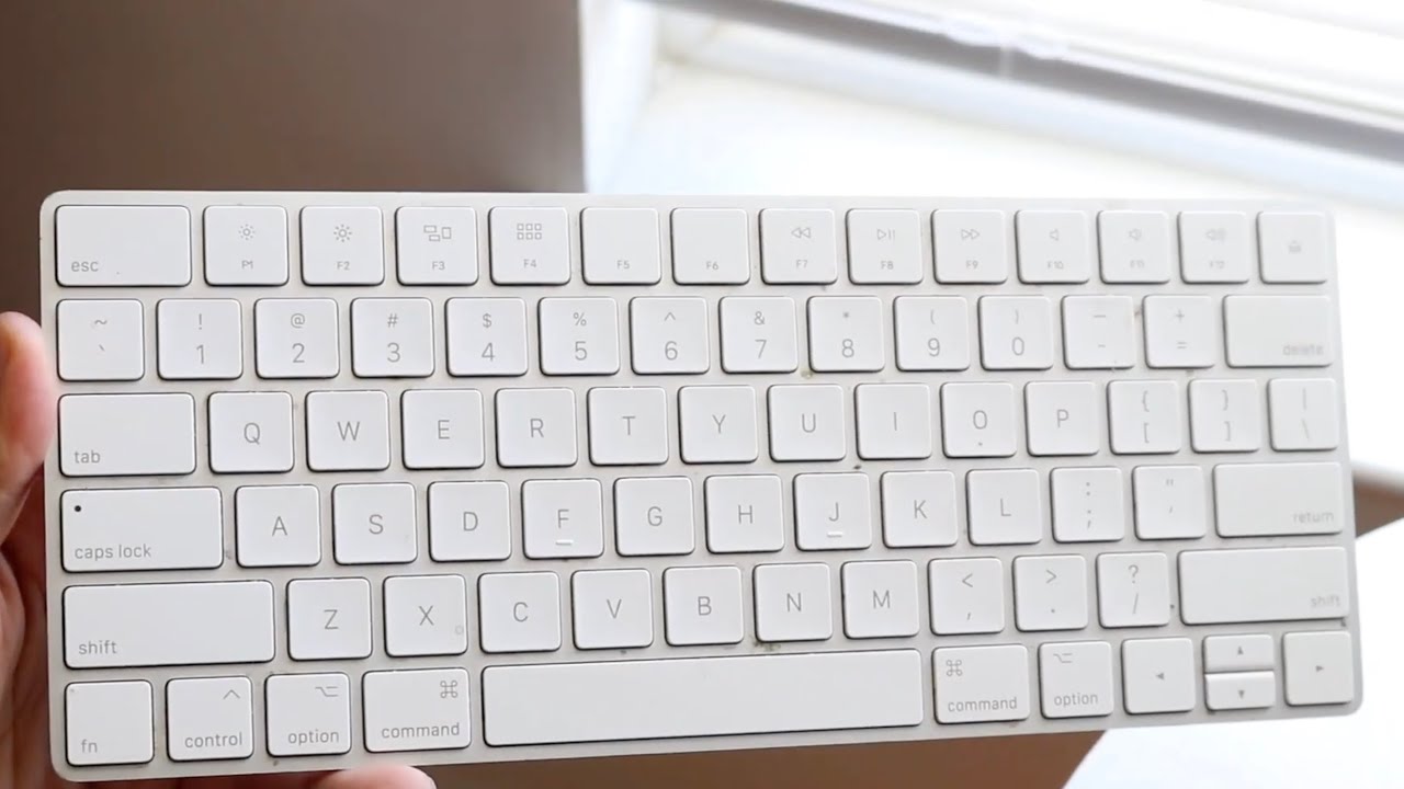 Magic Keyboard 2 In 2025! (Still Worth Buying?) (Review) - YouTube