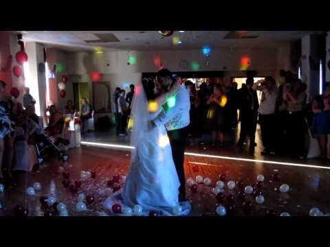 Exploding Balloons by Balloonatic Asylum.MOV