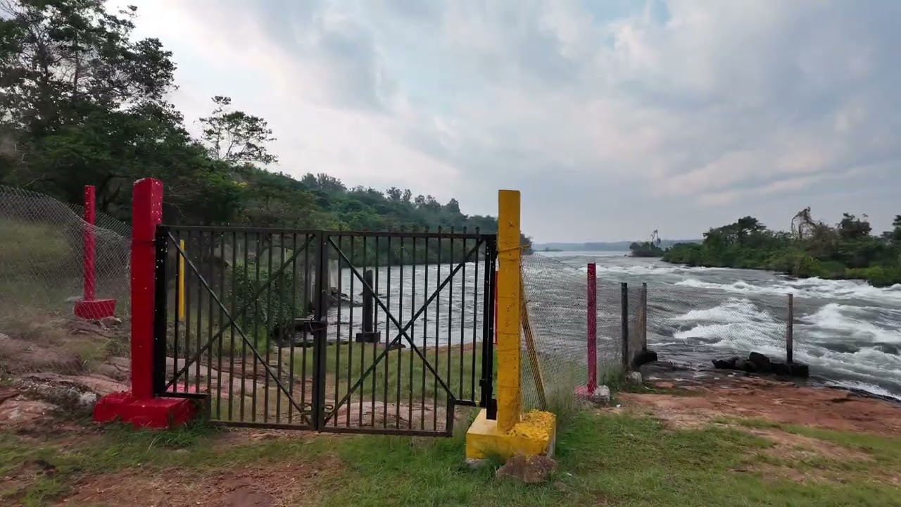 Walking the Itanda Falls