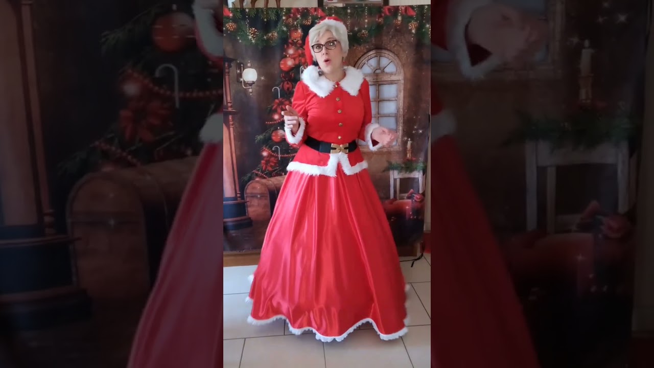 Muriel Mère Noël - Mrs Claus singing