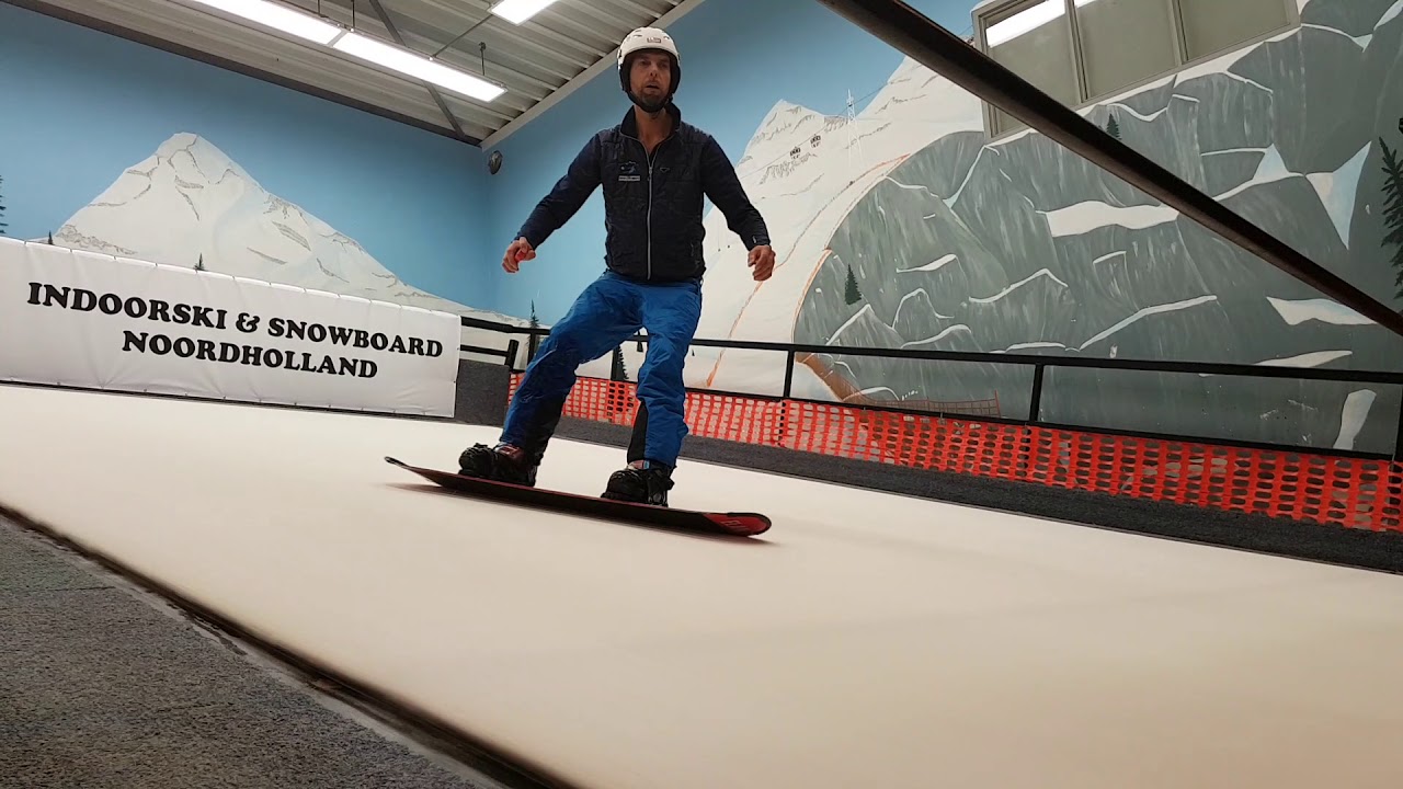 Snowboard op de indoorbaan
