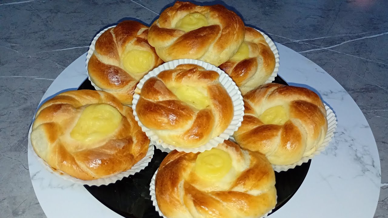 Brioche a fiore semplici con crema in: fatti in casa! 