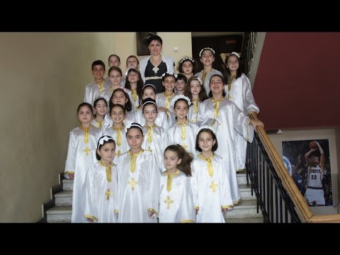 51 სკოლის ბავშვთა ანსამბლის საჩუქარი უწმინდესს