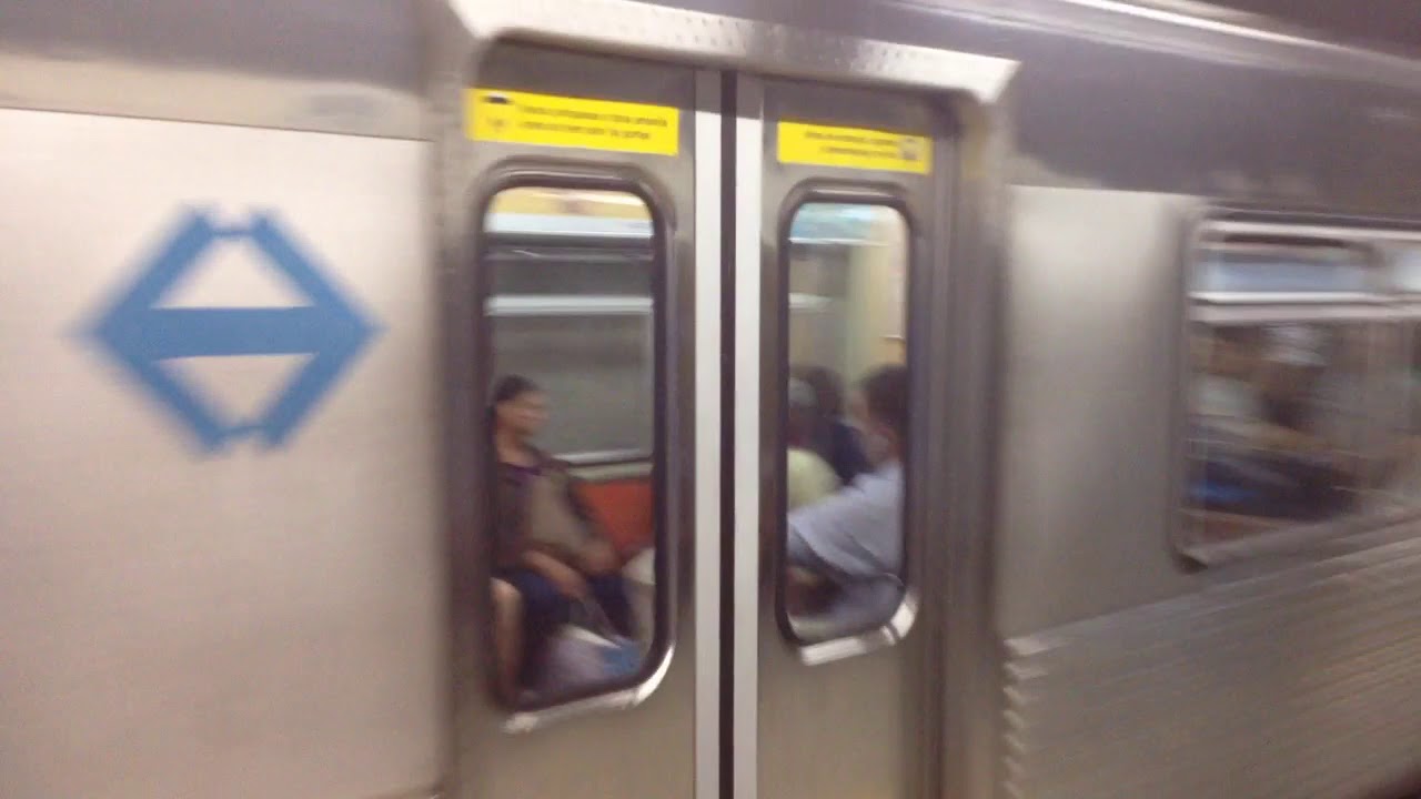 Metrô SP A35 (Budd Mafersa) partindo da estação Saúde