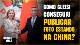 PT vai até a China e posta foto com bandeira comunista