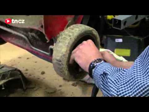 Video: Ako uvoľníte zadretý motor kosačky na trávu?