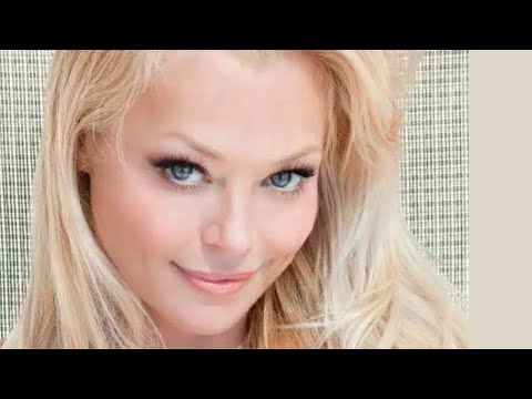 13 Sexy Photos of Charlotte Ross