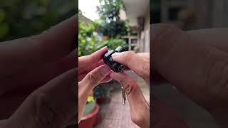 It's also a camera but it's very strange l Camera keychain screenshot 4