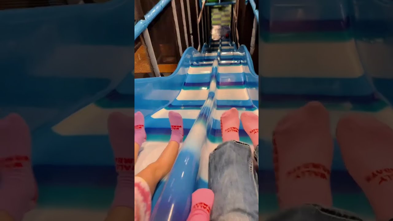 A slide that goes up & down! | Fun at an indoor park! - YouTube