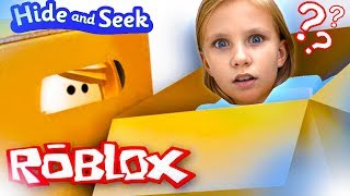 Николь и Макс играют в прятки в Роблокс // Hide And Seek Roblox