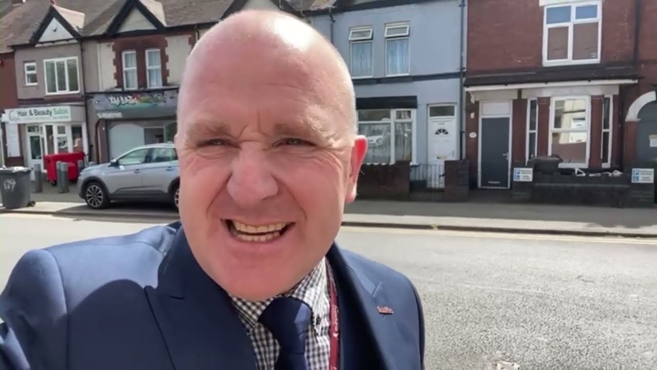 House for Sale in Nuneaton - Haunchwood Road, Stockingford, Nuneaton with Hawkins Estate Agents