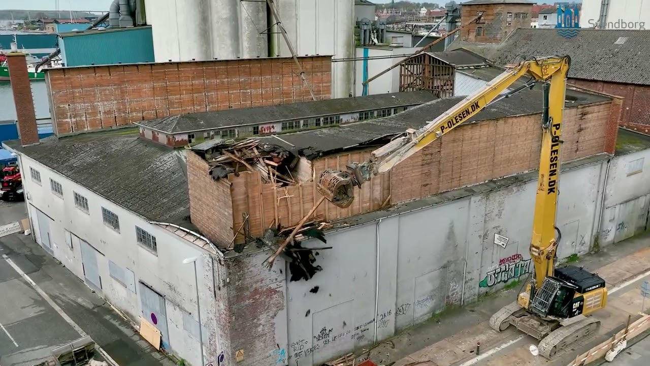 Nedrivning af Pakhus 6 på Havnen i Svendborg.