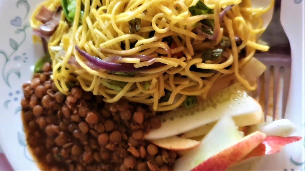 HOW I MAKE EGGLESS NOODLE CHOWMEIN VEGAN/VEGETARIAN QUICK AND